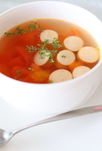 ソーセージとトマトの簡単コンソメスープ