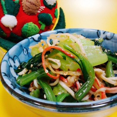小松菜とカニカマの中華和えの写真