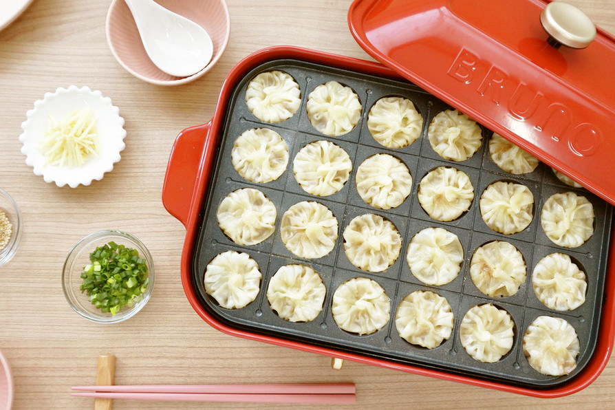 休日は♪肉汁じゅわ～たこ焼き器de小籠包の画像