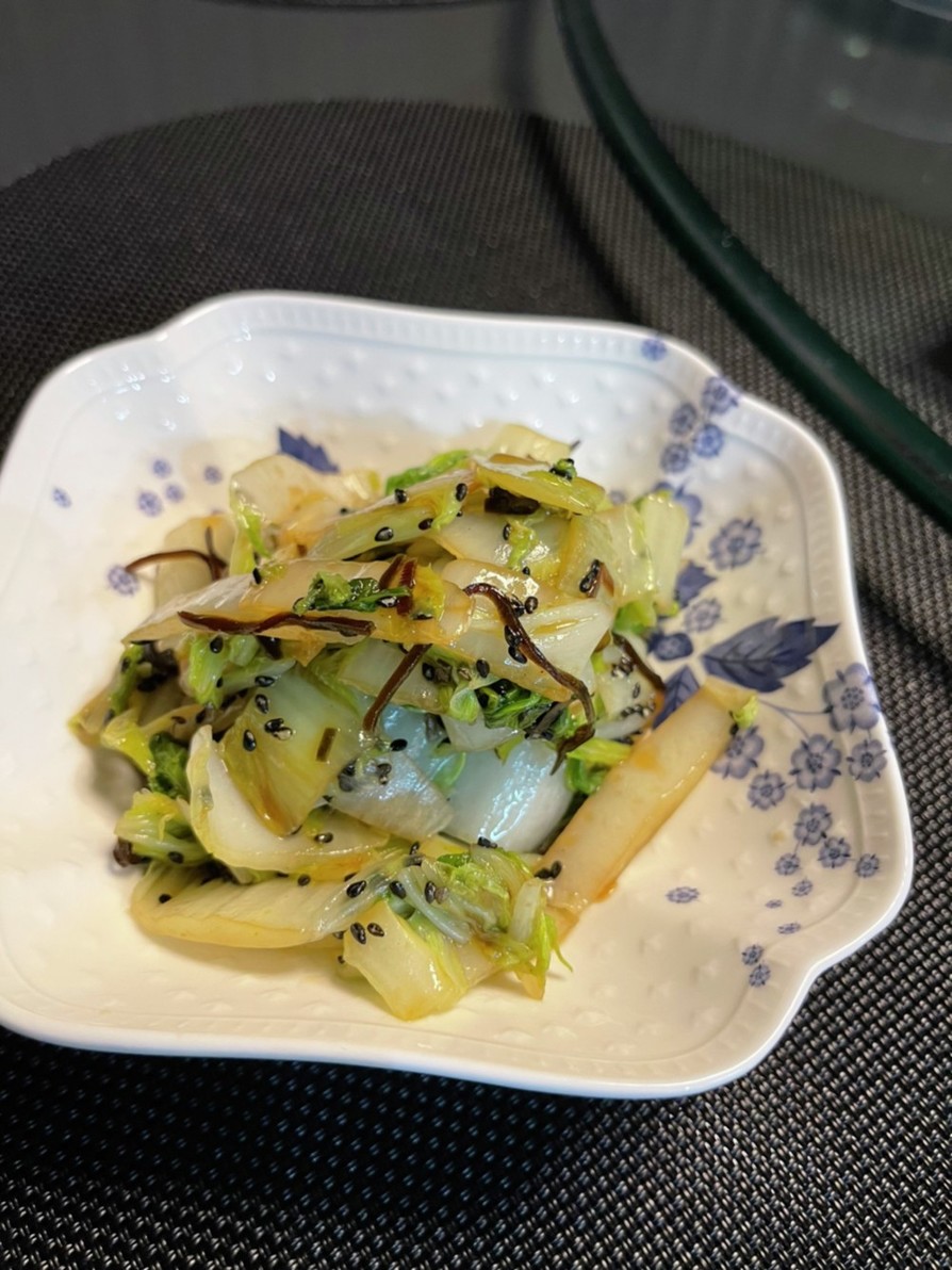 白菜とセロリの葉の炒め物の画像