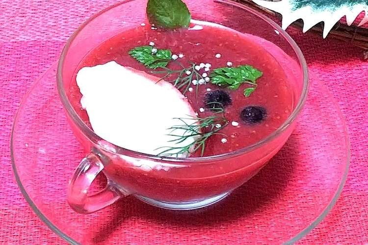 苺の赤ワインスープの画像