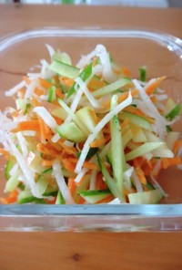 弁当おかず⑫リンゴと野菜のスライスサラダ