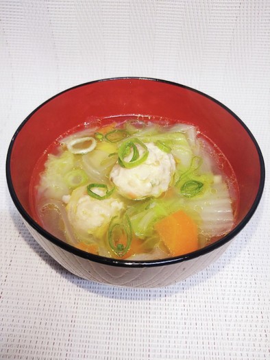 白菜おいしい鶏団子スープの写真