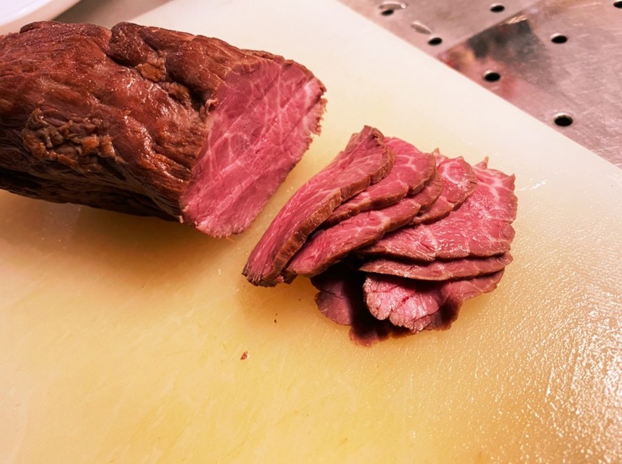 密封パックされた冷凍肉等の目的別解凍方法の画像
