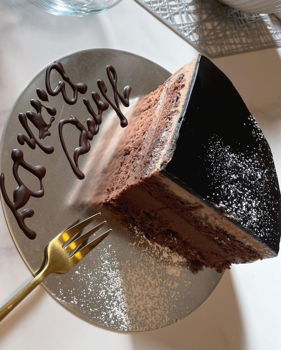 濃厚チョコムースの5層ケーキの画像