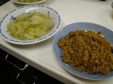 白菜くたくた煮　～肉味噌炒め添え～の写真