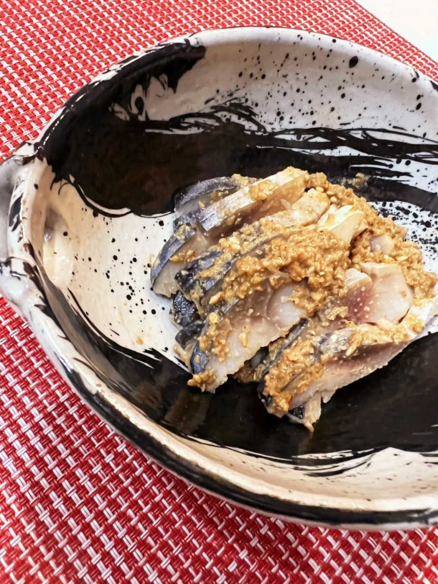 〆鯖のゴマダレ醤油の画像