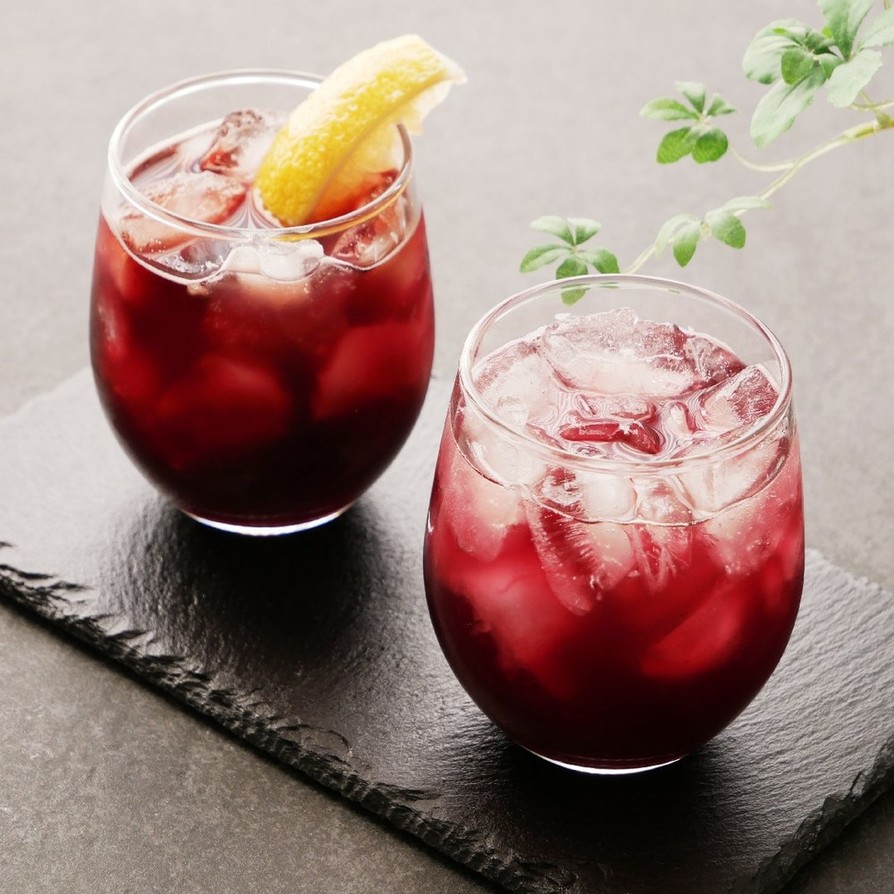 凶暴なブドウ、リンゴ、グレナデンのクーラー モクテル レシピ