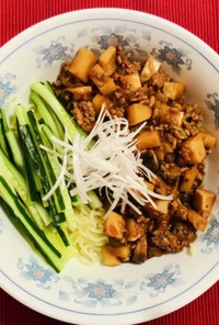 炸醤麺（ジャージャー麺）