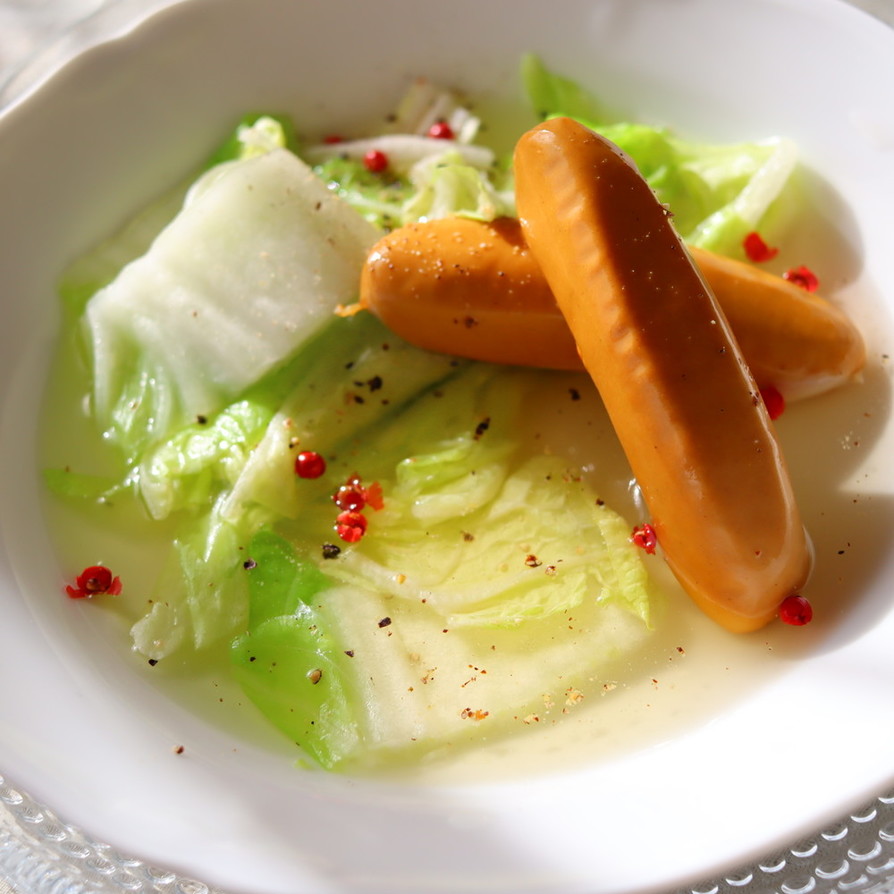 ソーセージと白菜の簡単コンソメスープの画像