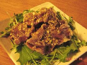 薬味だれたっぷりかけて♪豚肉のカリカリ揚げ