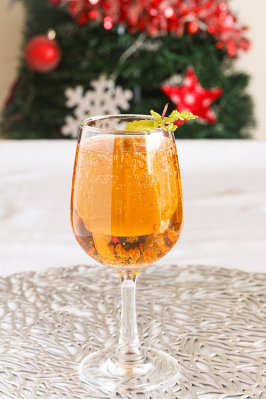 凶暴なブドウ、リンゴ、グレナデンのクーラー モクテル レシピ