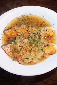 簡単☆塩鮭と大根の野菜出汁スープ