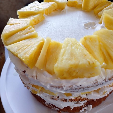 誕生日ケーキ パイナップル飾り