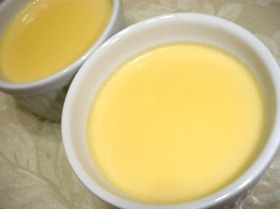 材料3つ!全卵でなめらか蜂蜜プリン