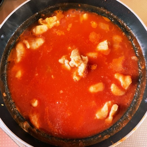 鶏肉とトマトのスープ