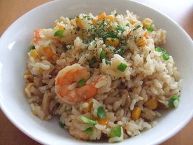 炊飯器でラクラク♪エビピラフ