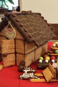 2021  クリスマス　お菓子の家