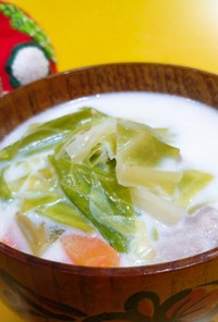 キャベツのミルク味噌スープ
