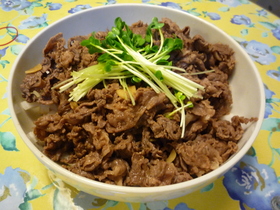 簡単♪さっぱり牛肉の酢炒めon大根サラダ