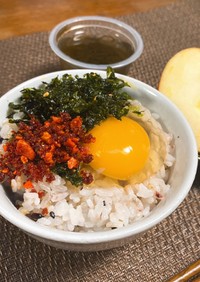 卵かけご飯＊韓国海苔と食べるラー油