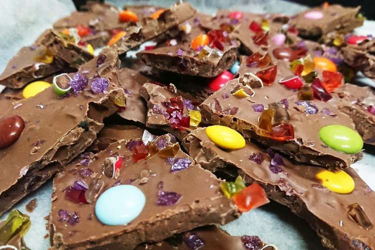 バレンタインに カラフルチョコ レシピ 作り方 By たかまろ クックパッド 簡単おいしいみんなのレシピが370万品