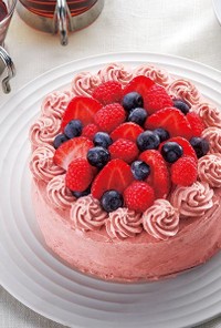 ピンクのベリーケーキ