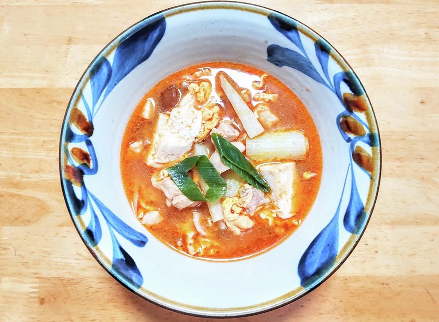 鳥肉と豆腐と長ネギとナメコのピリ辛梅煮の画像