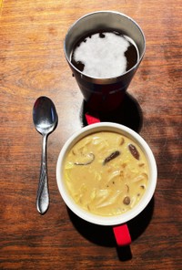 カレーミルクなきのこと冬根菜のスープ