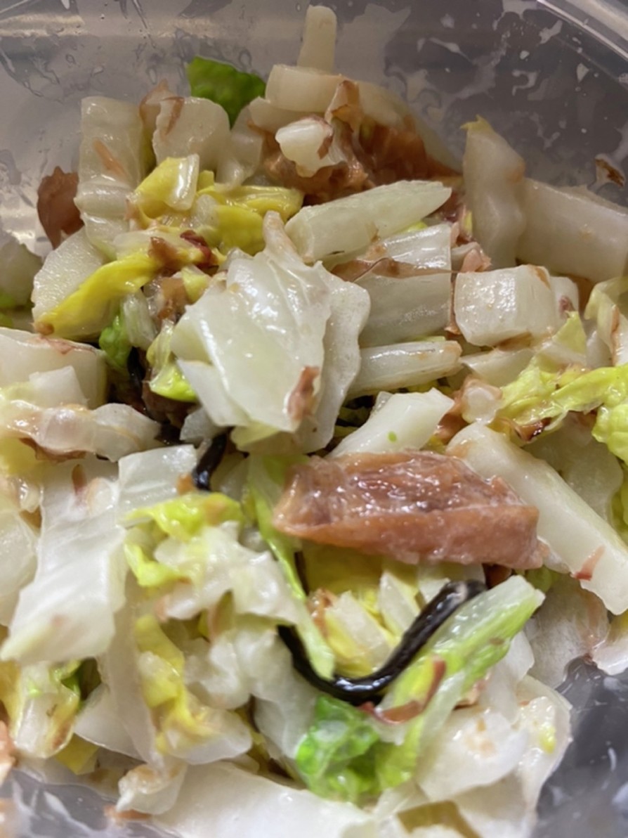 白菜の芯で、お手軽♬梅おかかマヨサラダの画像
