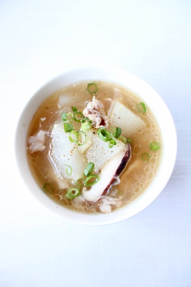 優しくて美味しい【冬瓜と豚の中華スープ】の写真