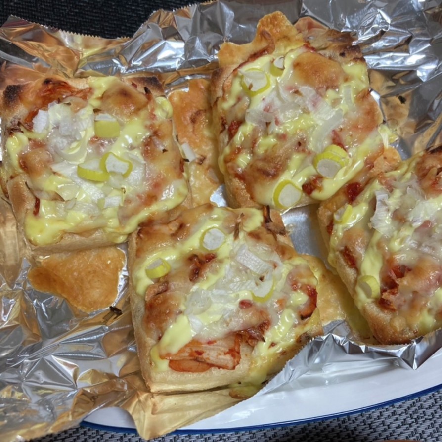 揚げのキムチーズピザの画像