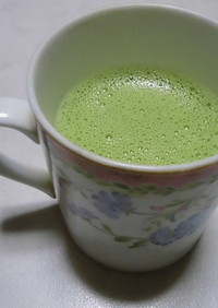 茶筅で作る抹茶ミルク