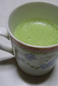 茶筅で作る抹茶ミルク