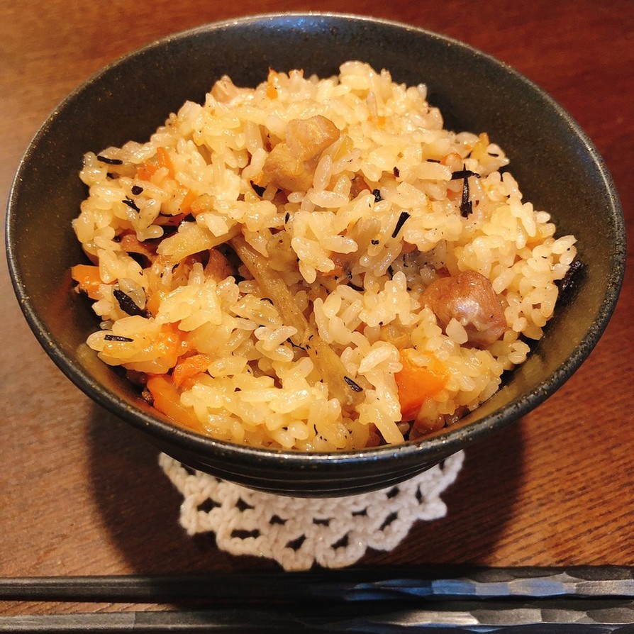 蝶ネクタイ、ズッキーニ、ニンジン、鶏肉のレシピ