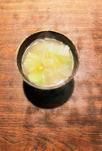 白菜とコーンの生姜入り味噌汁