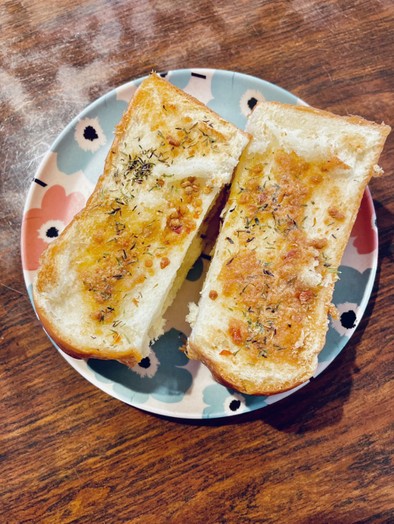 海老塩ガーリックオイルトーストの写真