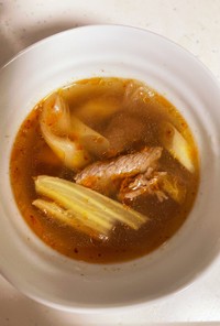 スープ　台湾式牛肉湯