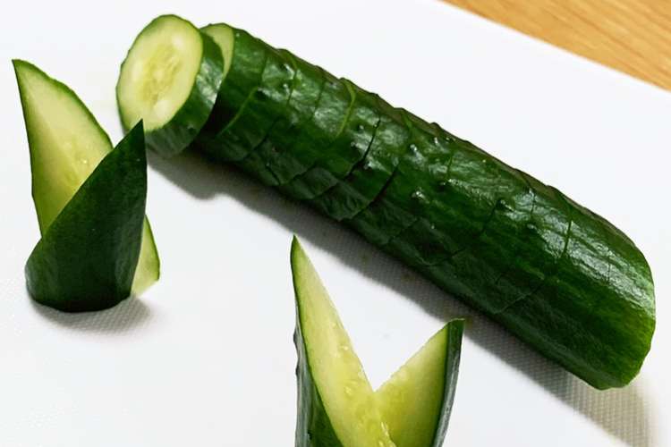 キュウリの端っこ切り方 O O レシピ 作り方 By もぐもぐ人 クックパッド 簡単おいしいみんなのレシピが377万品