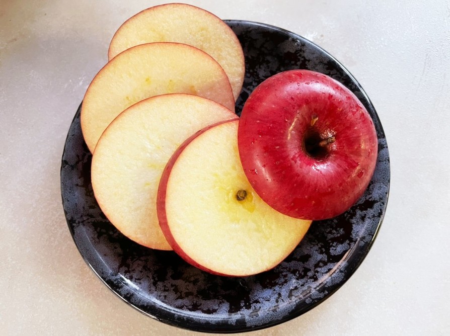 超簡単で食べやすいリンゴの切り方の画像