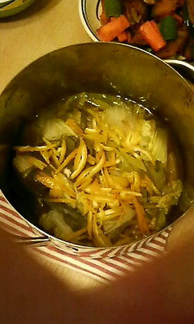 簡単☆ほっこり☆鶏と白菜の柚子蒸し煮