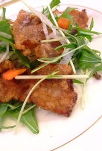 カリカリ豚唐揚げとハリハリ水菜のサラダ