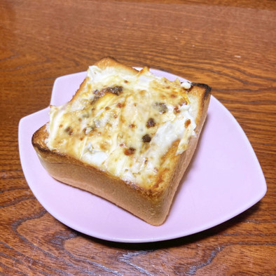 柚子味噌とクリチのトーストの写真