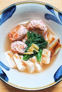 鶏ひき肉団子に豆腐と春菊に長ネギのスープ
