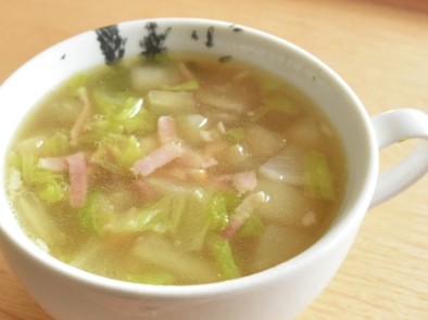 白菜とかぶのコンソメスープの写真