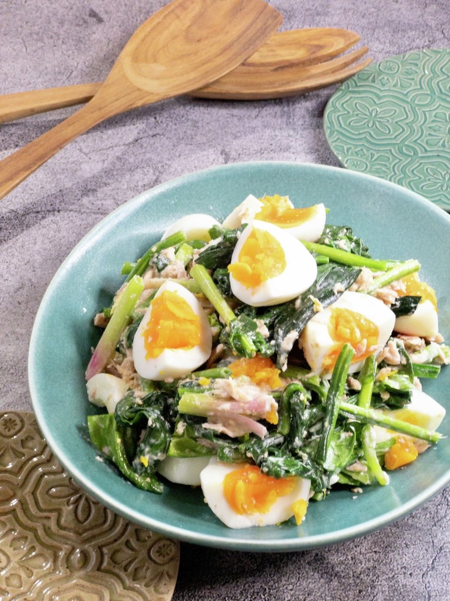 私のお気に入りのアップルほうれん草のサラダのレシピ