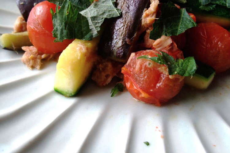 夏野菜 ズッキーニと茄子のツナ味噌炒め レシピ 作り方 By S Midori クックパッド 簡単おいしいみんなのレシピが375万品