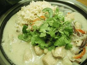 ピリリ、でもまろやか タイのグリーンカレー