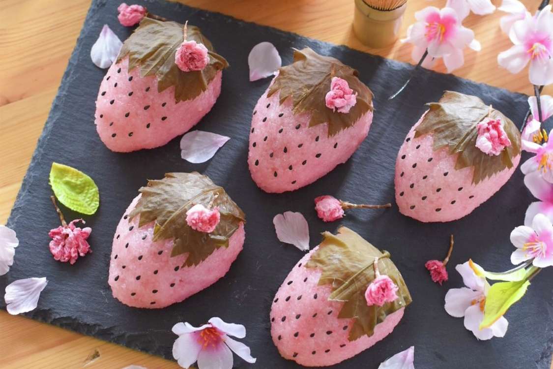 苺の形の桜餅 レシピ 作り方 By Yunideco クックパッド 簡単おいしいみんなのレシピが379万品