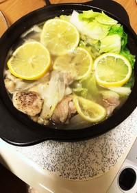 白菜ダイコン鶏モモ肉のレモン鍋